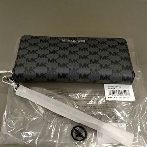 Michael Kors Jet Set Large Logo Continental Wallet